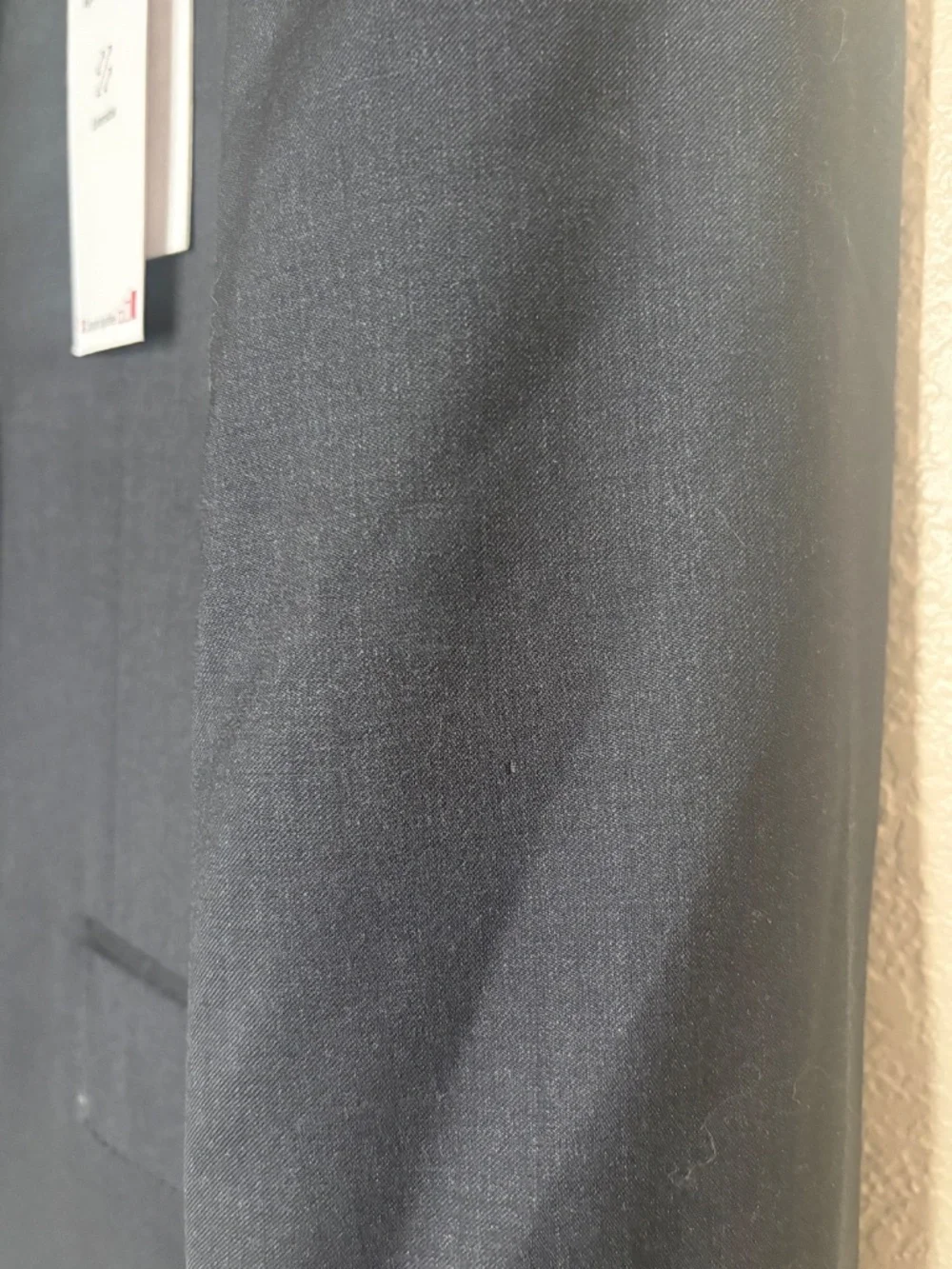 Calvin Klein Men's Slim Fit 100% Wool Charcoal Suit 42R